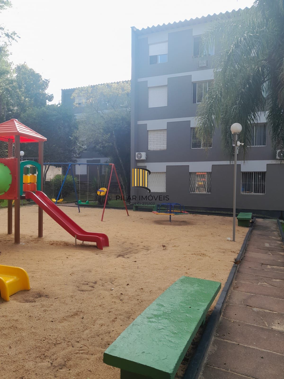 Apartamento com 02 dormitórios com vaga de garagem por convenção