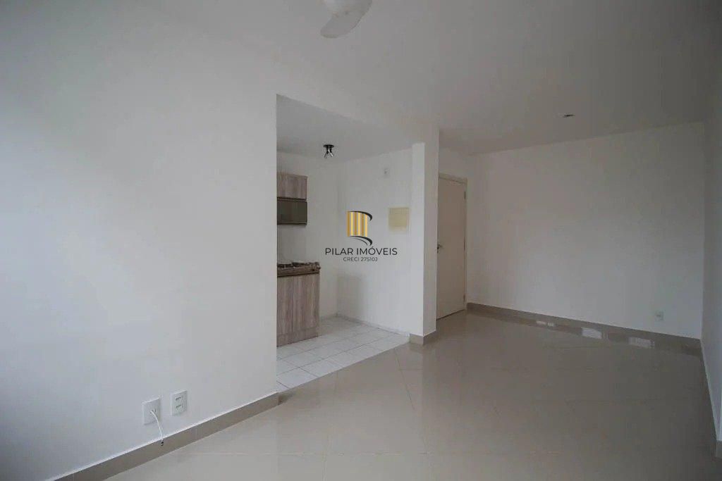 Apartamento 02 dormitórios com garagem escriturada no Bairro Ipanema