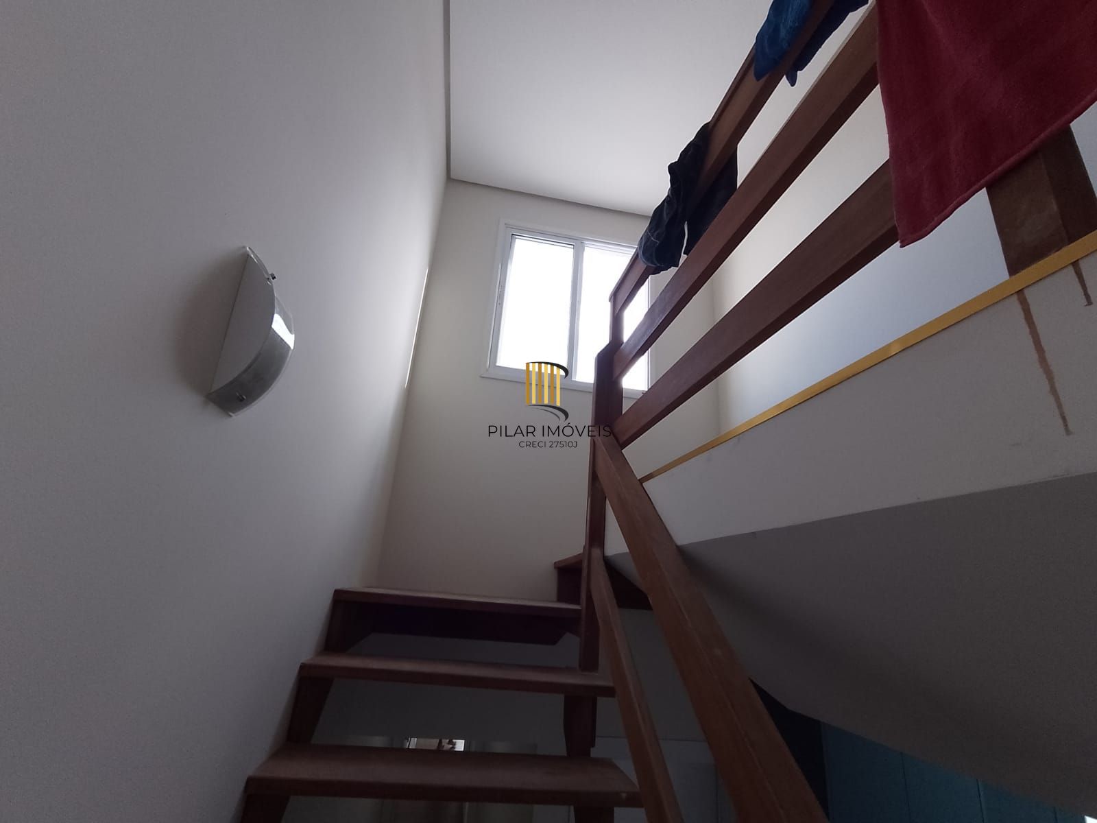 Belíssima casa de 4 dormitórios com 01 suíte  com 2 vagas na  Chácara das Pedras