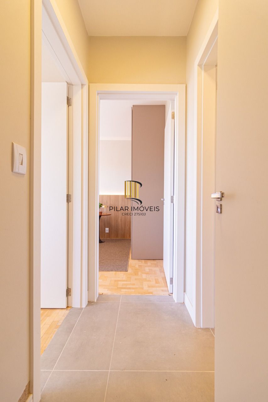 Apartamento com 02 dormitórios e com 01 vaga de garagem Mont Serrat