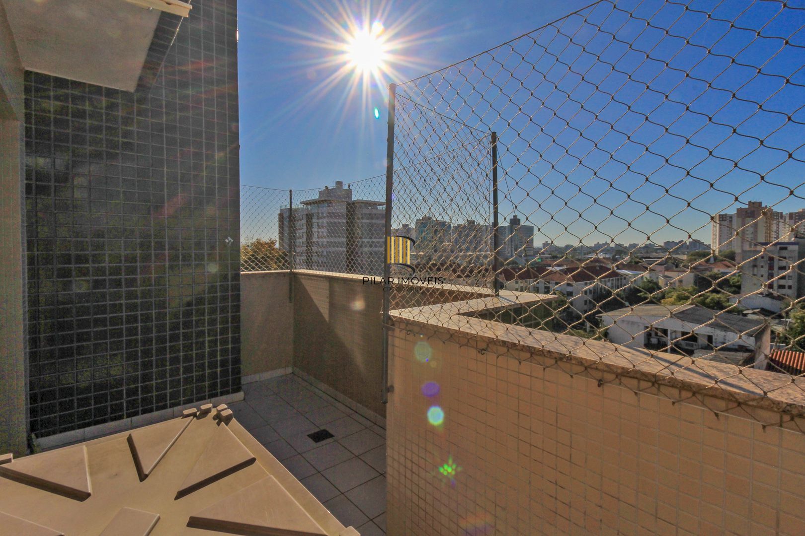 Cobertura à venda com sol nascente, elevador e vaga escriturada