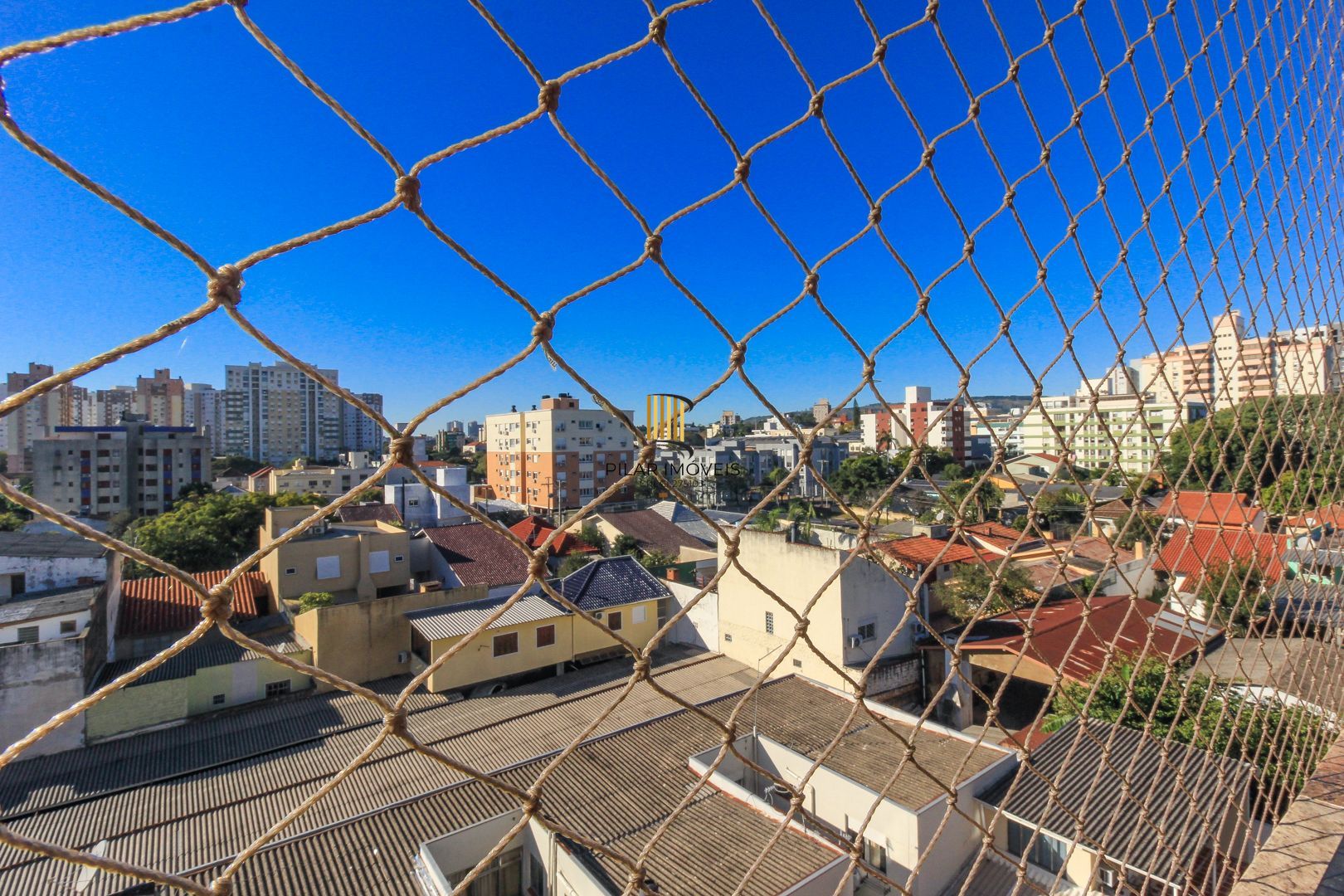 Cobertura à venda com sol nascente, elevador e vaga escriturada