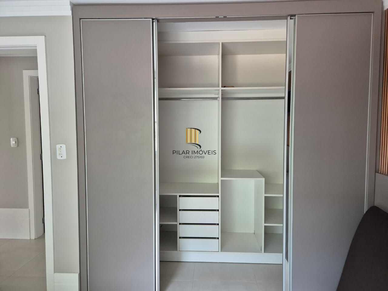 Apartamento com 02 suítes e duas vagas de garagem