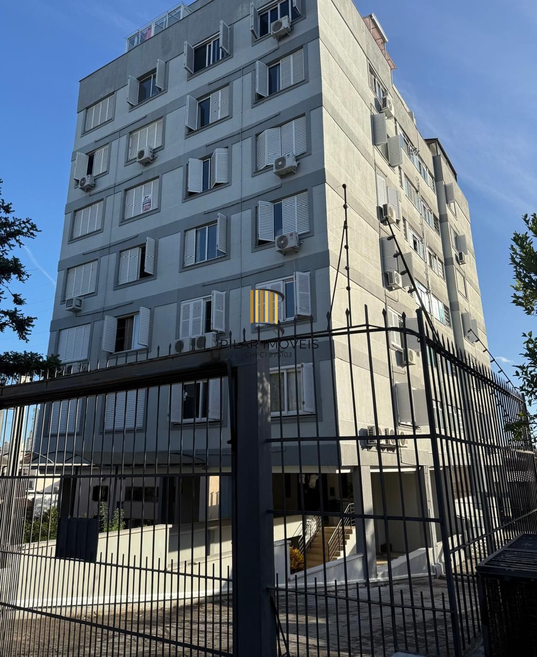 Apartamento com dois dormitórios reformado