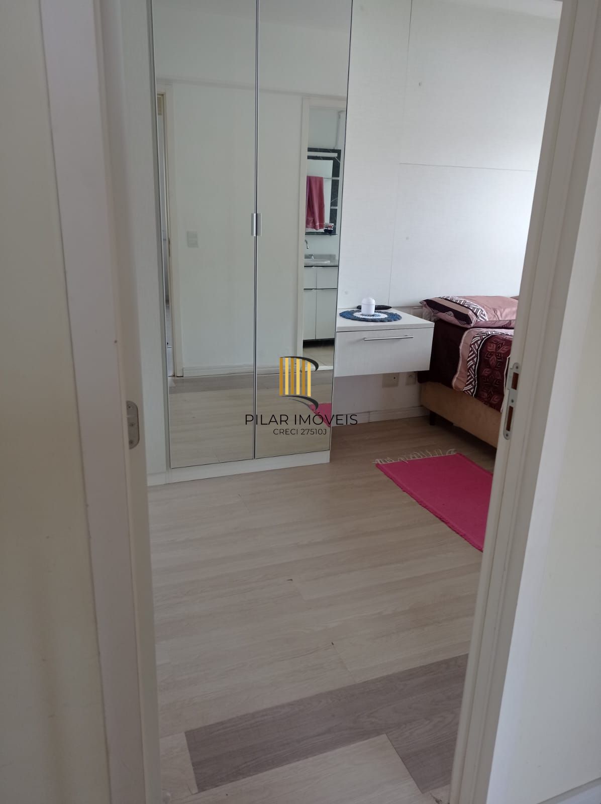 Apartamento com 03 dormitórios sendo 01 suíte com 01 vaga de garagem