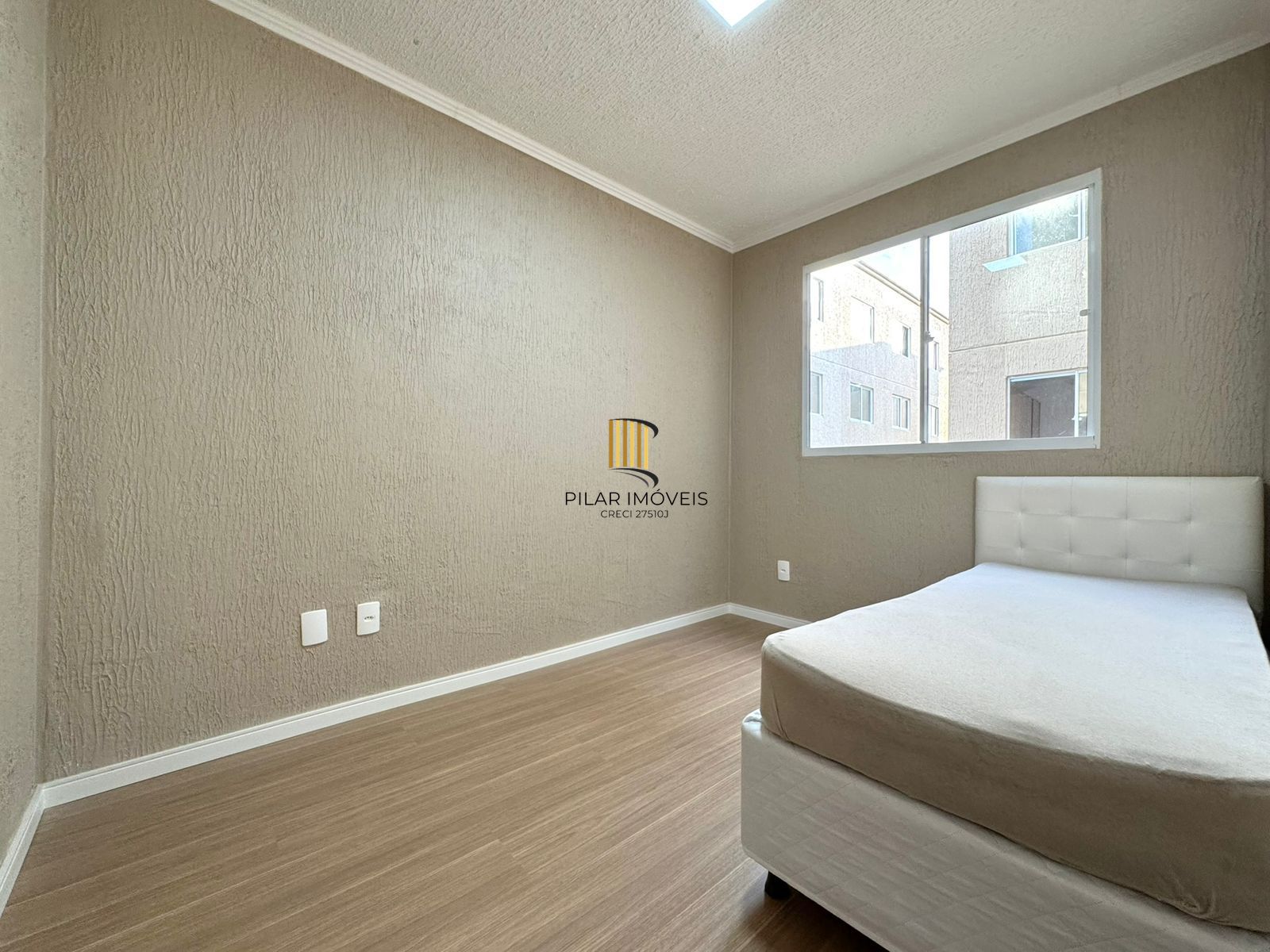 Apartamento com 02 dormitórios com vaga de garagem rotativa