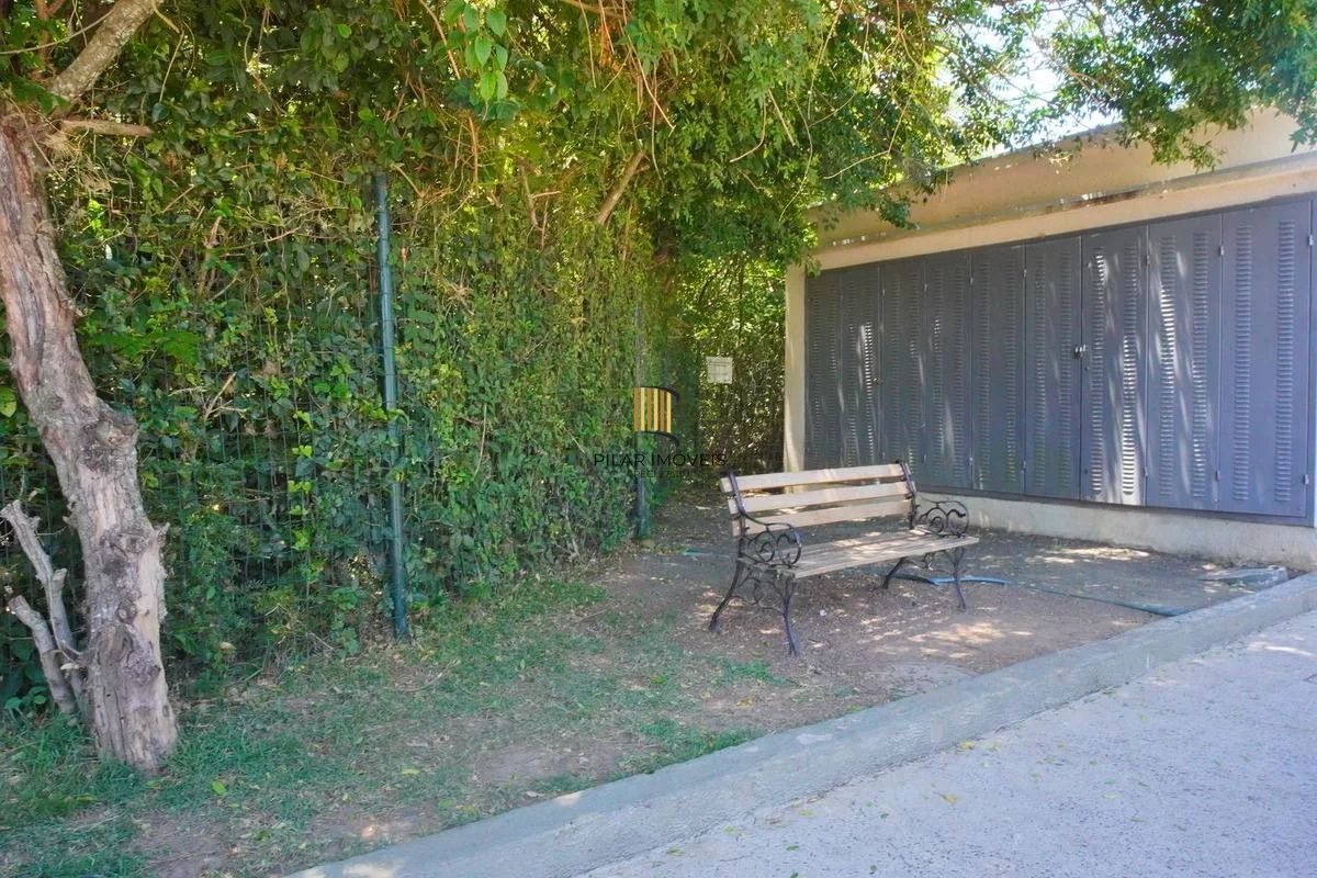 Apartamento com 02 dormitórios e  vaga escriturada