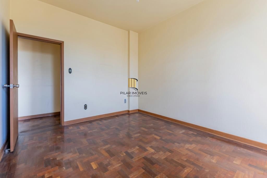 Apartamento com 03 dormitórios com 01 vaga de garagem escriturada sub solo