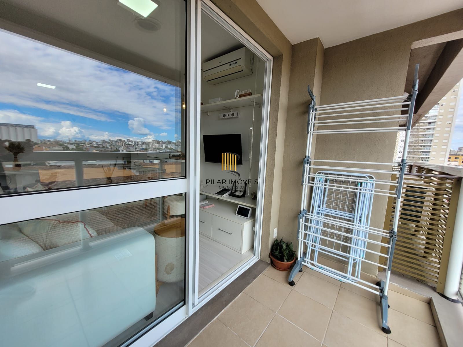 Apartamento mobiliado no Rossi Fiateci 2 dormitórios e suíte