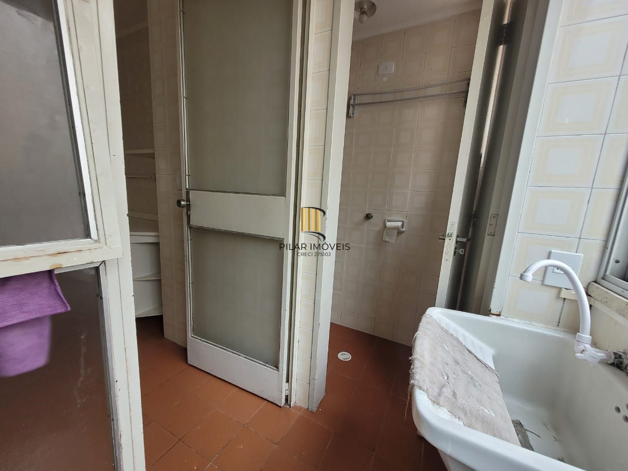 Apartamento de frente 2 dormitórios e vaga coberta próximo do Hospital Conceição