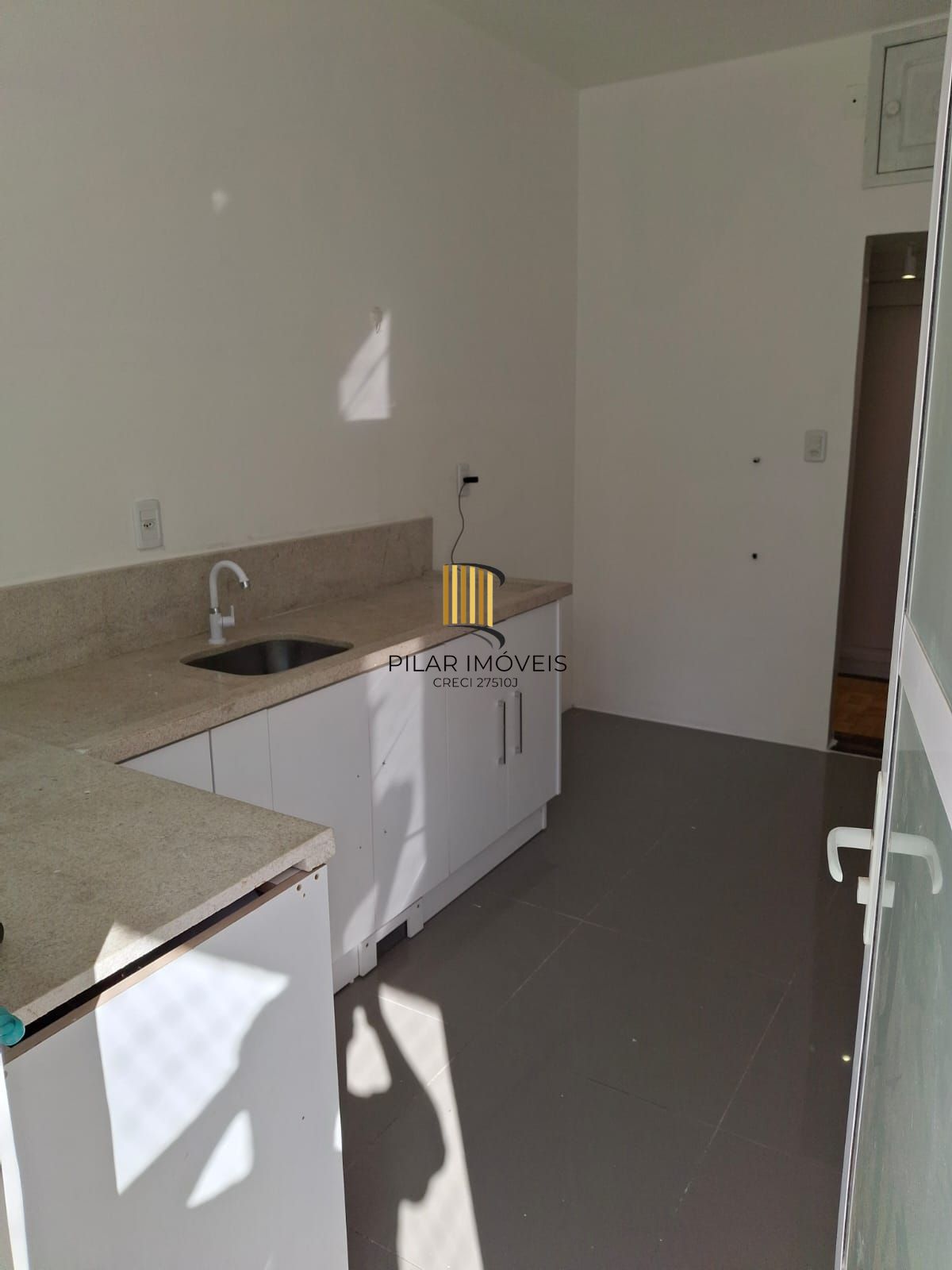 Apartamento com 03 dormiórios com bairro santana sem garagem