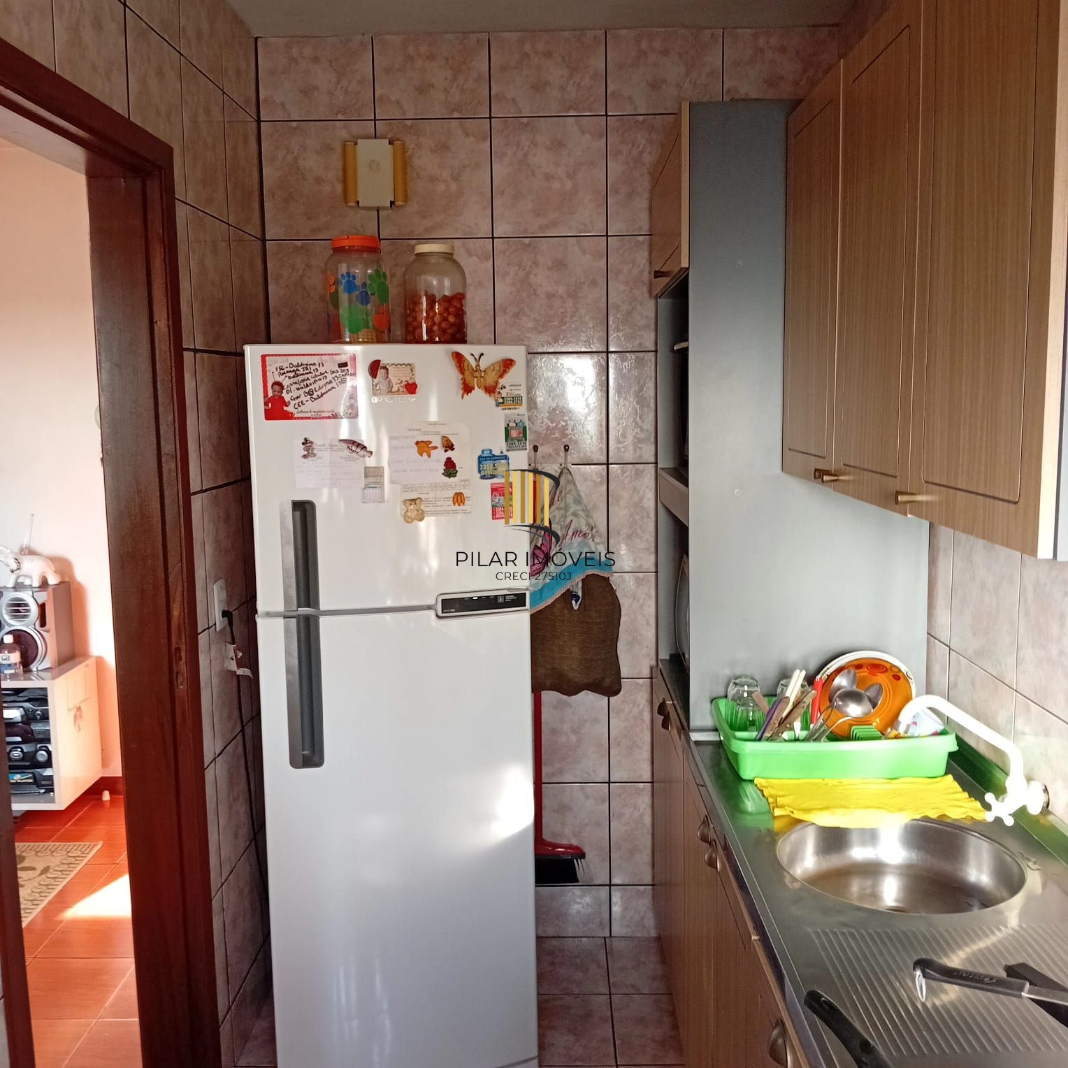 Apartamento 02 dormitórios com estacionamento