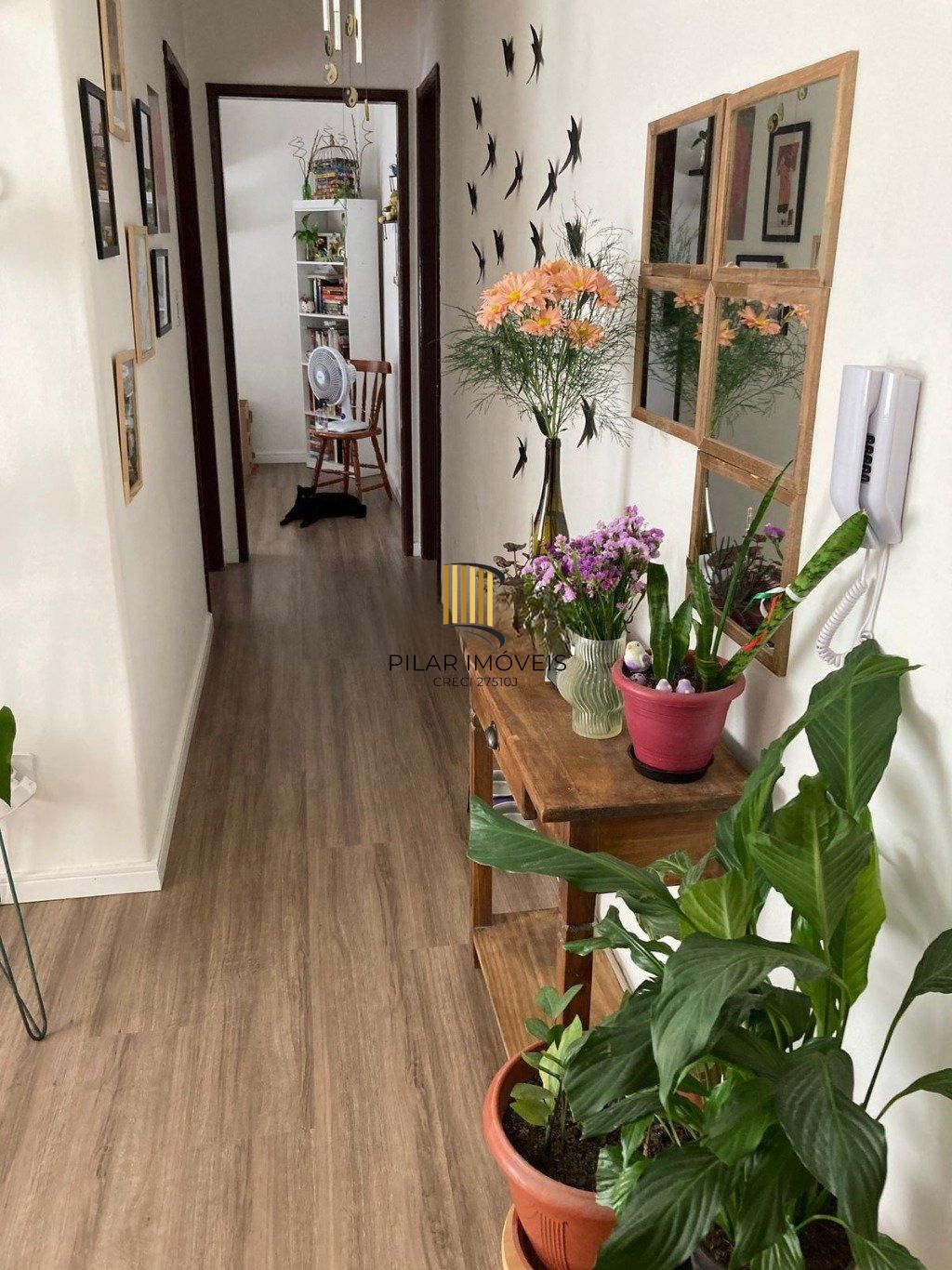 Apartamento com 02 dormitórios Bairro Cristal