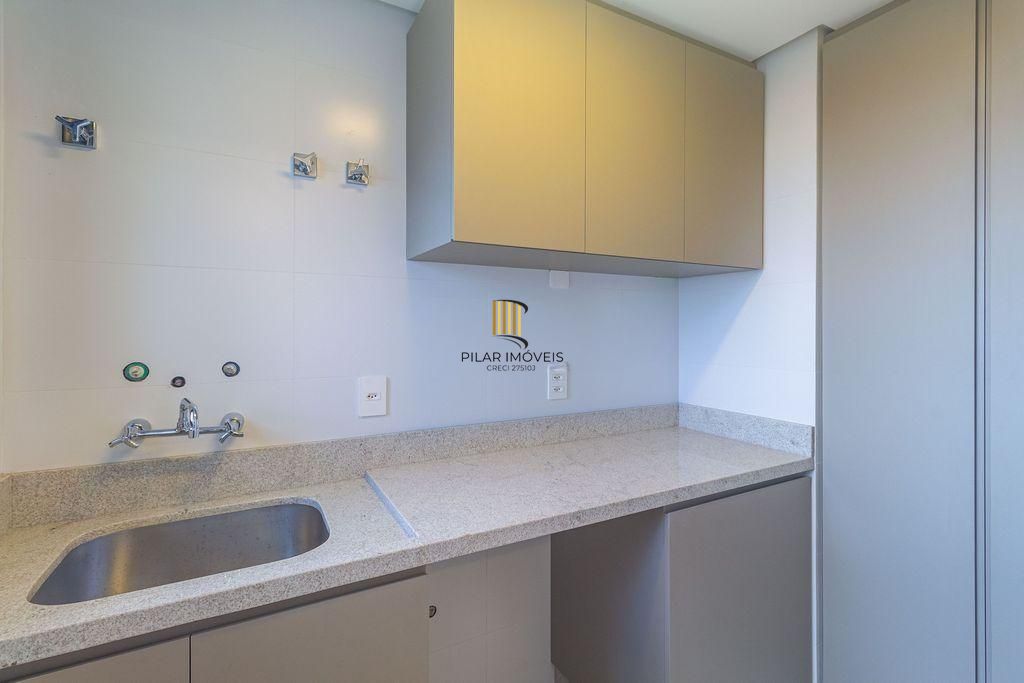 Apartamento com 03 suítes, 02 vagas de garagens individuais e escrituradas