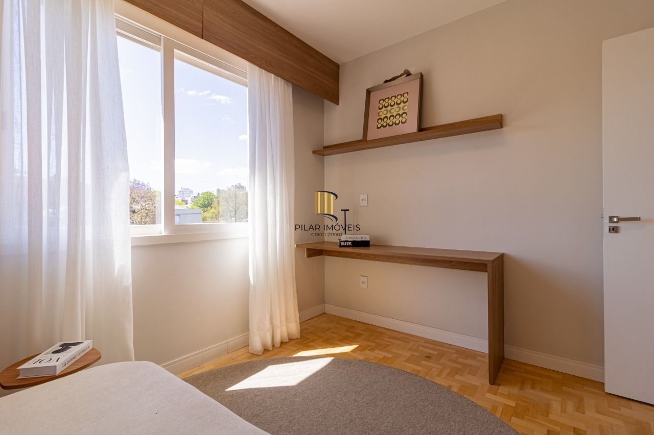 Apartamento com 02 dormitórios e com 01 vaga de garagem Mont Serrat