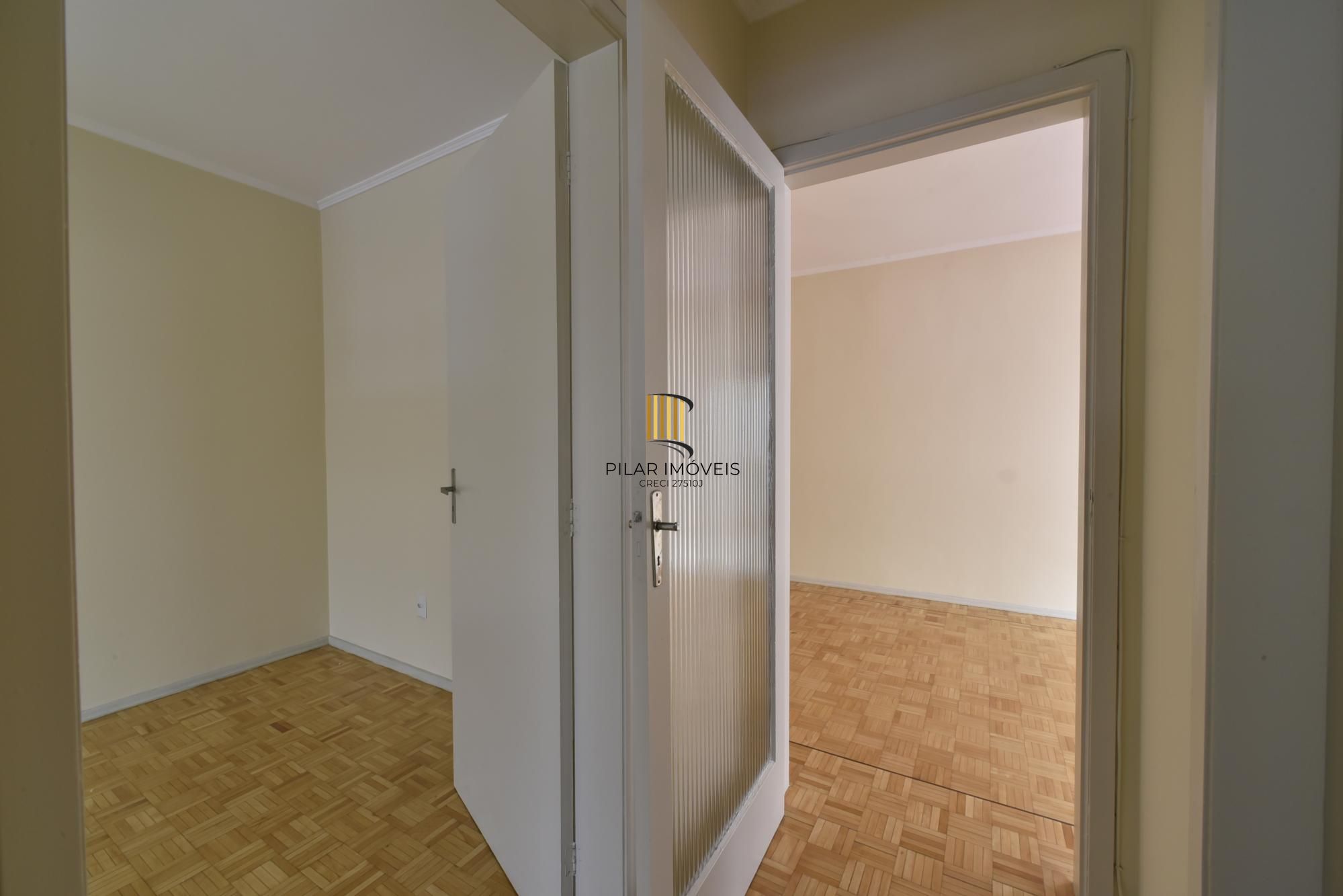 Apartamento com 2 dormitórios e terraço na Cristóvão Colombo!