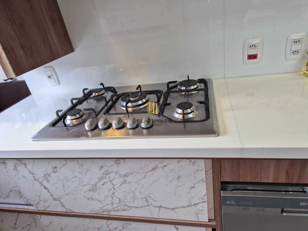 Apartamento com 02 suítes e duas vagas de garagem