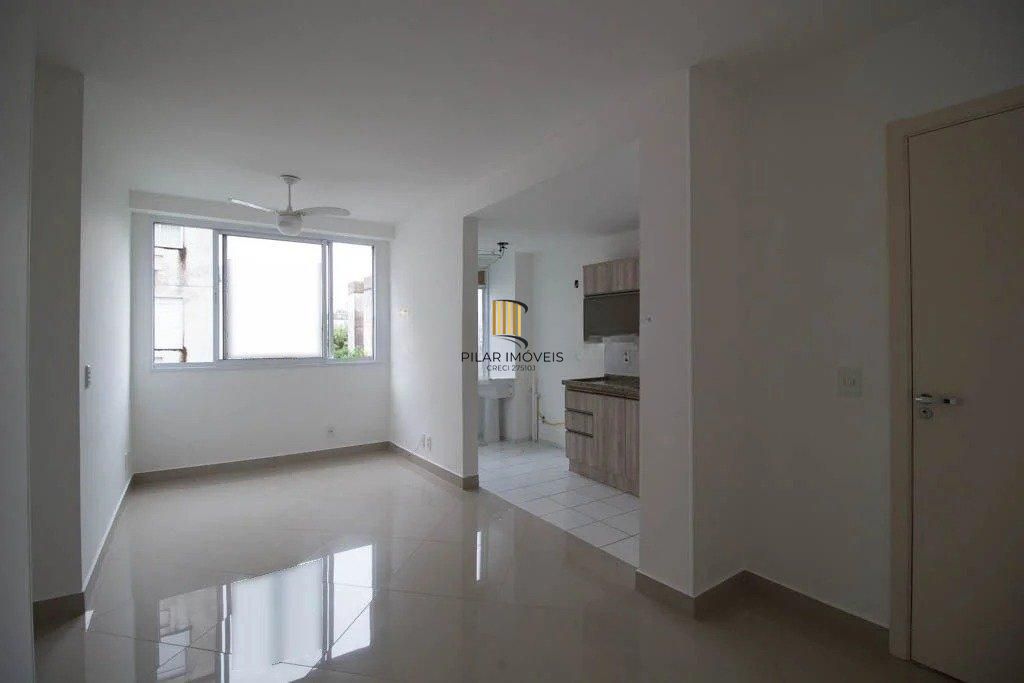 Apartamento 02 dormitórios com garagem escriturada no Bairro Ipanema