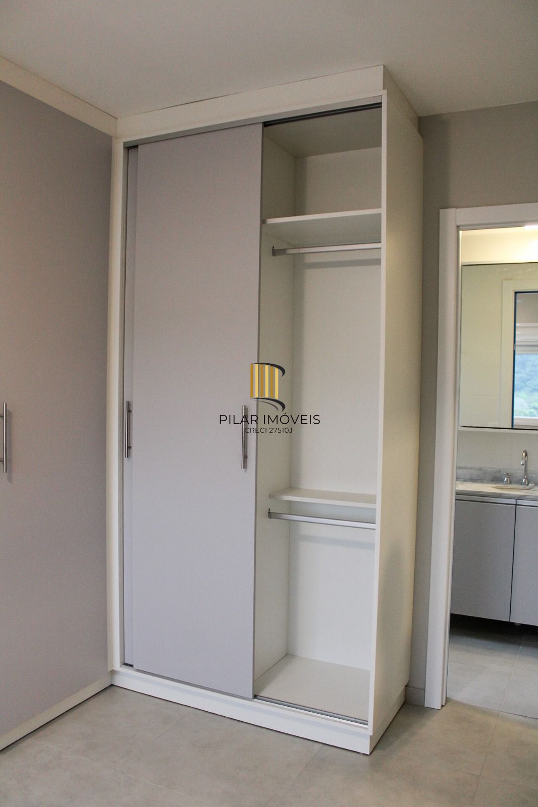 Apartamento 02 dormitórios com 01 suíte e 01 vaga de garagem escriturada