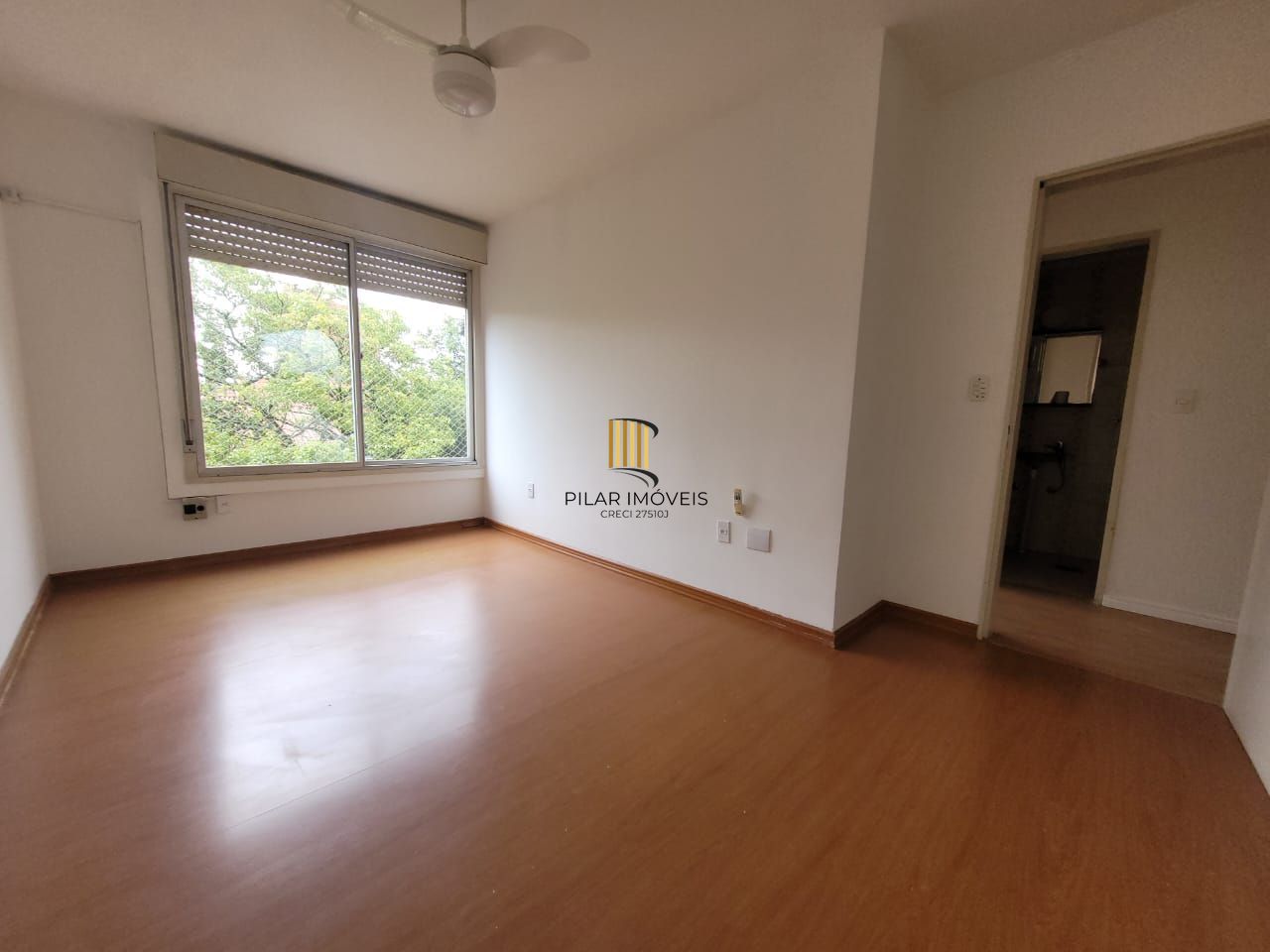 Apartamento de frente 2 dormitórios e vaga coberta próximo do Hospital Conceição