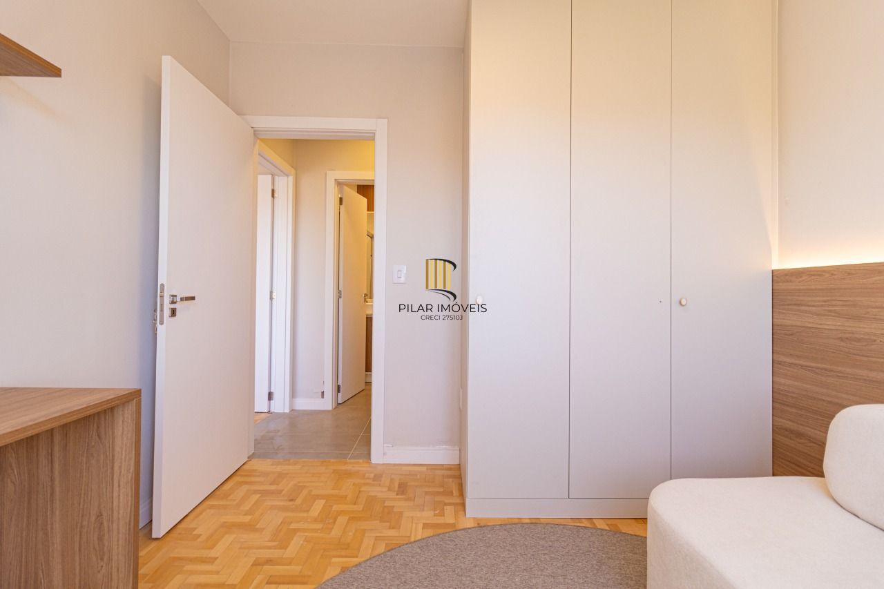 Apartamento com 02 dormitórios e com 01 vaga de garagem Mont Serrat