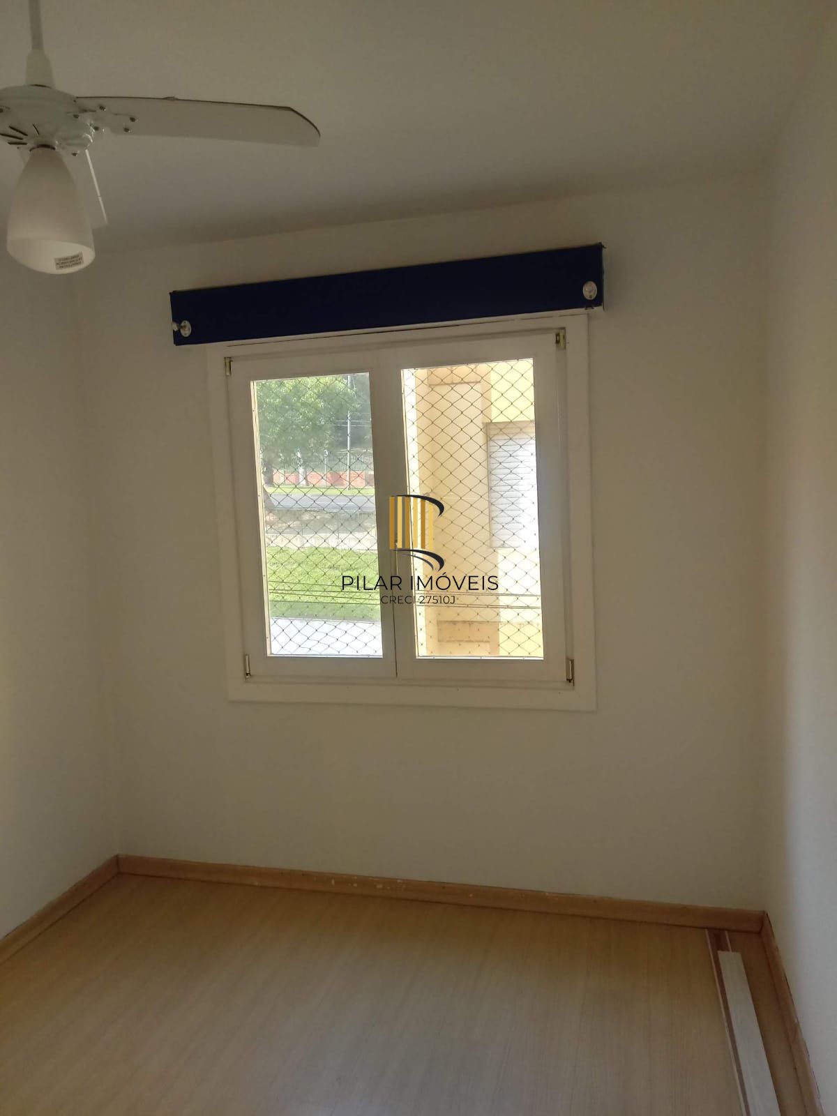 Apartamento com 02 dormitórios com vaga de garagem por convenção