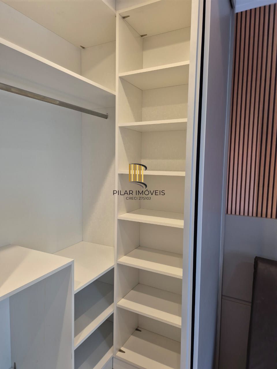 Apartamento com 02 suítes e duas vagas de garagem