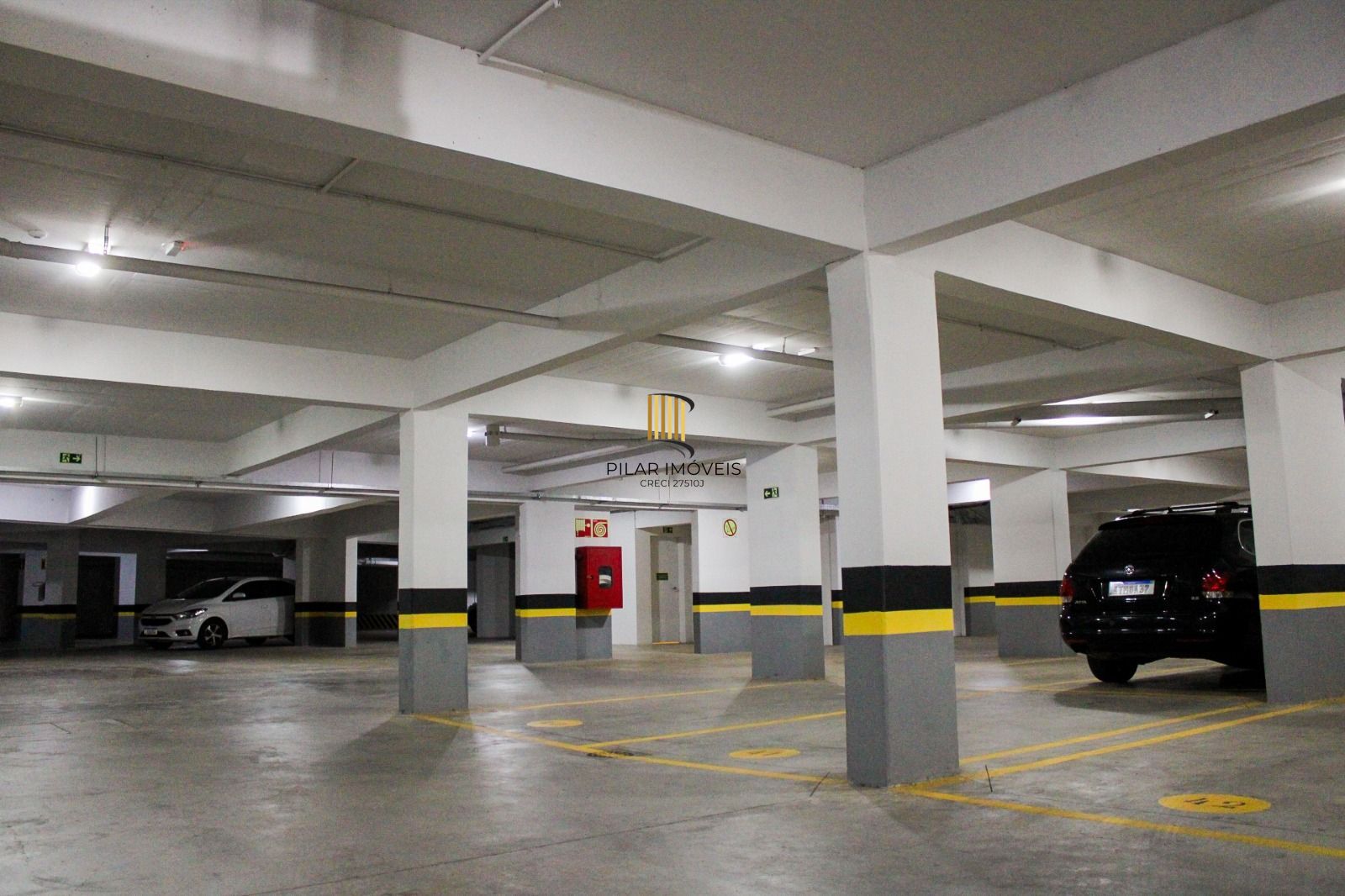 Apartamento 02 dormitórios com 01 suíte e 01 vaga de garagem escriturada