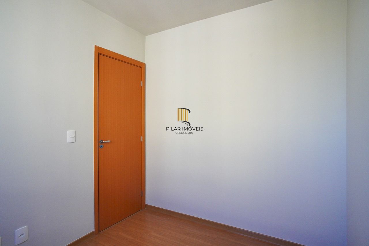 Apartamento com 02 dormitórios e com vaga de garagem