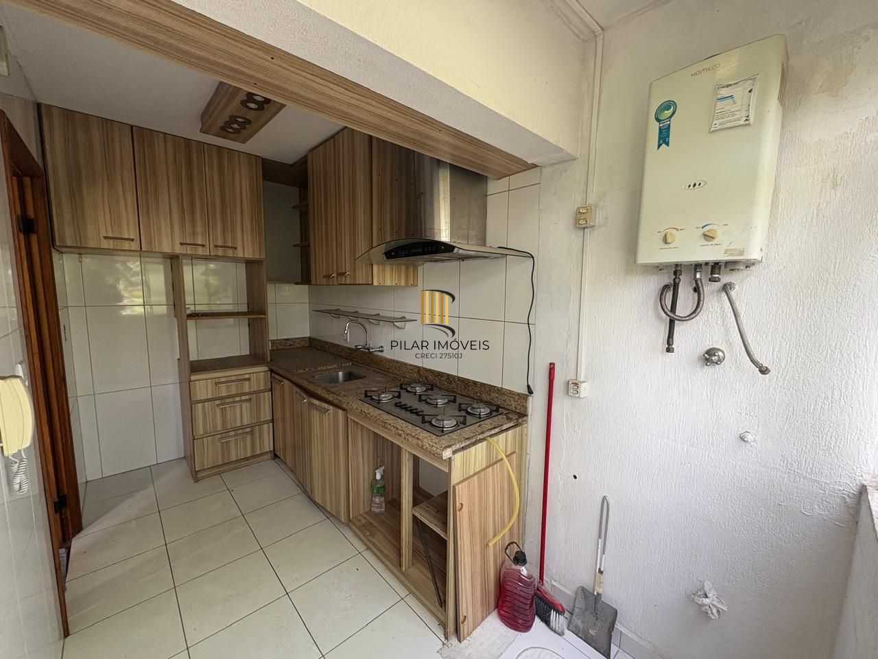 Apartamento com 03 dormitórios com 01 vaga de garagem escriturada
