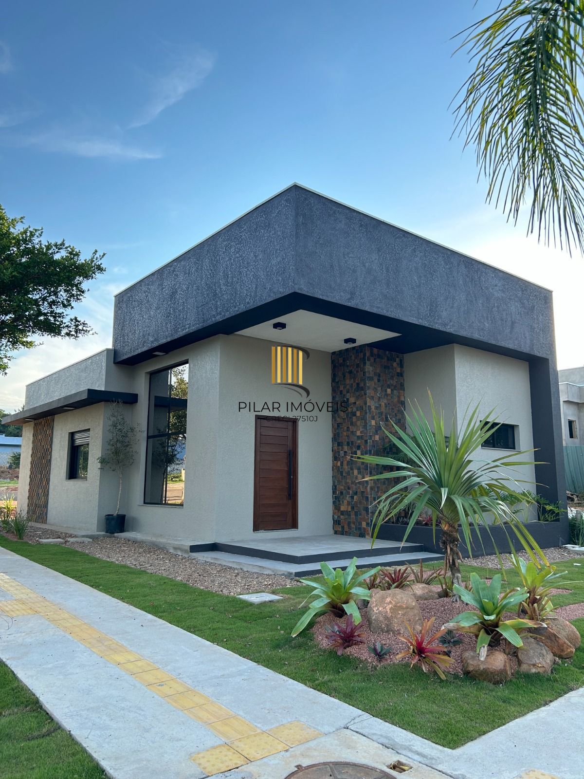 Casa de esquina nova no VIVARE - Pilar Imóveis