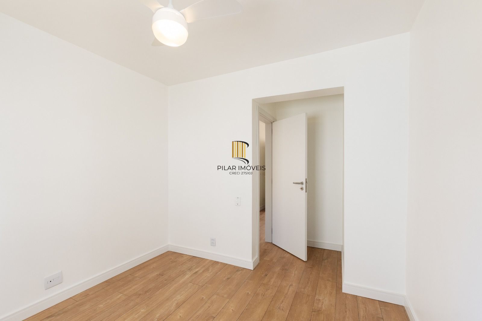 Apartamento 03 dormitórios, sem garagem