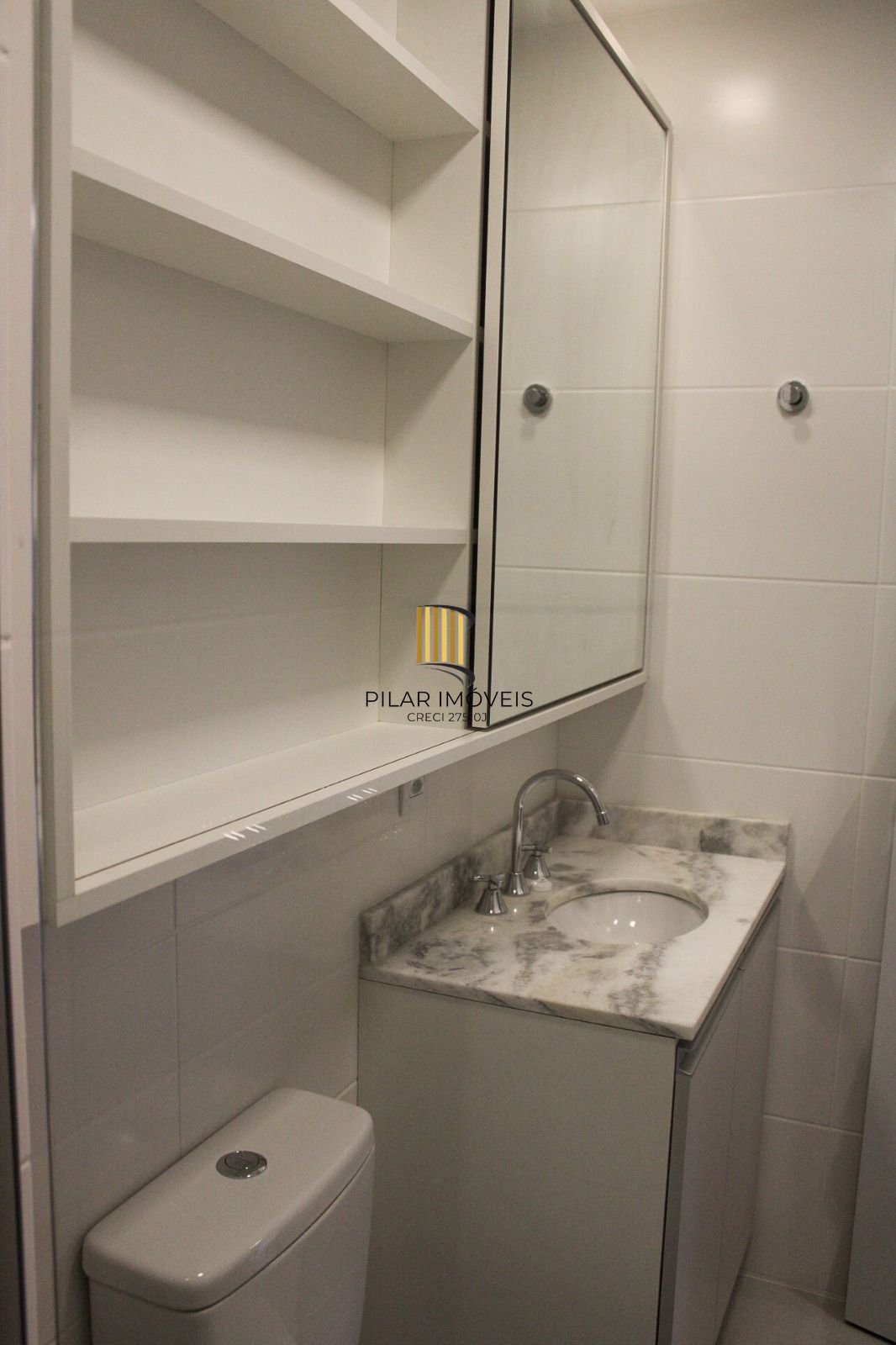 Apartamento 02 dormitórios com 01 suíte e 01 vaga de garagem escriturada