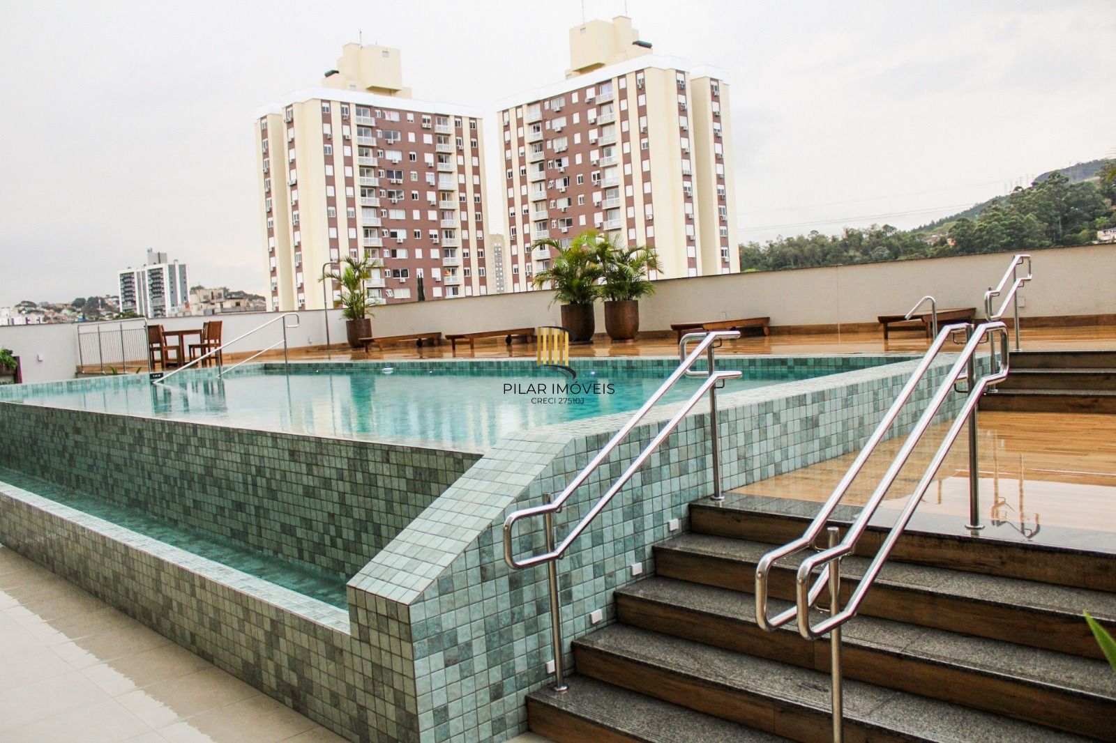 Apartamento 02 dormitórios com 01 suíte e 01 vaga de garagem escriturada