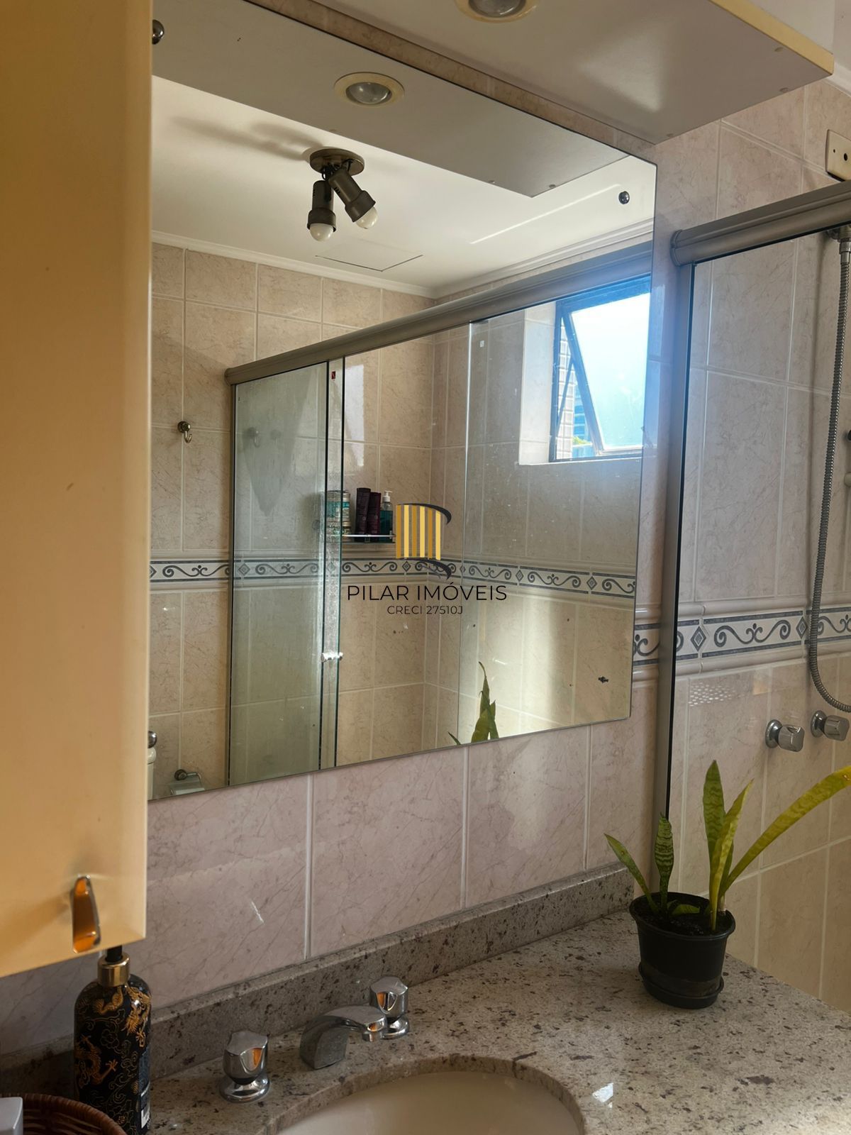 Excelente apartamento 02 dormitórios com garagem escriturada Bairro Rio Branco