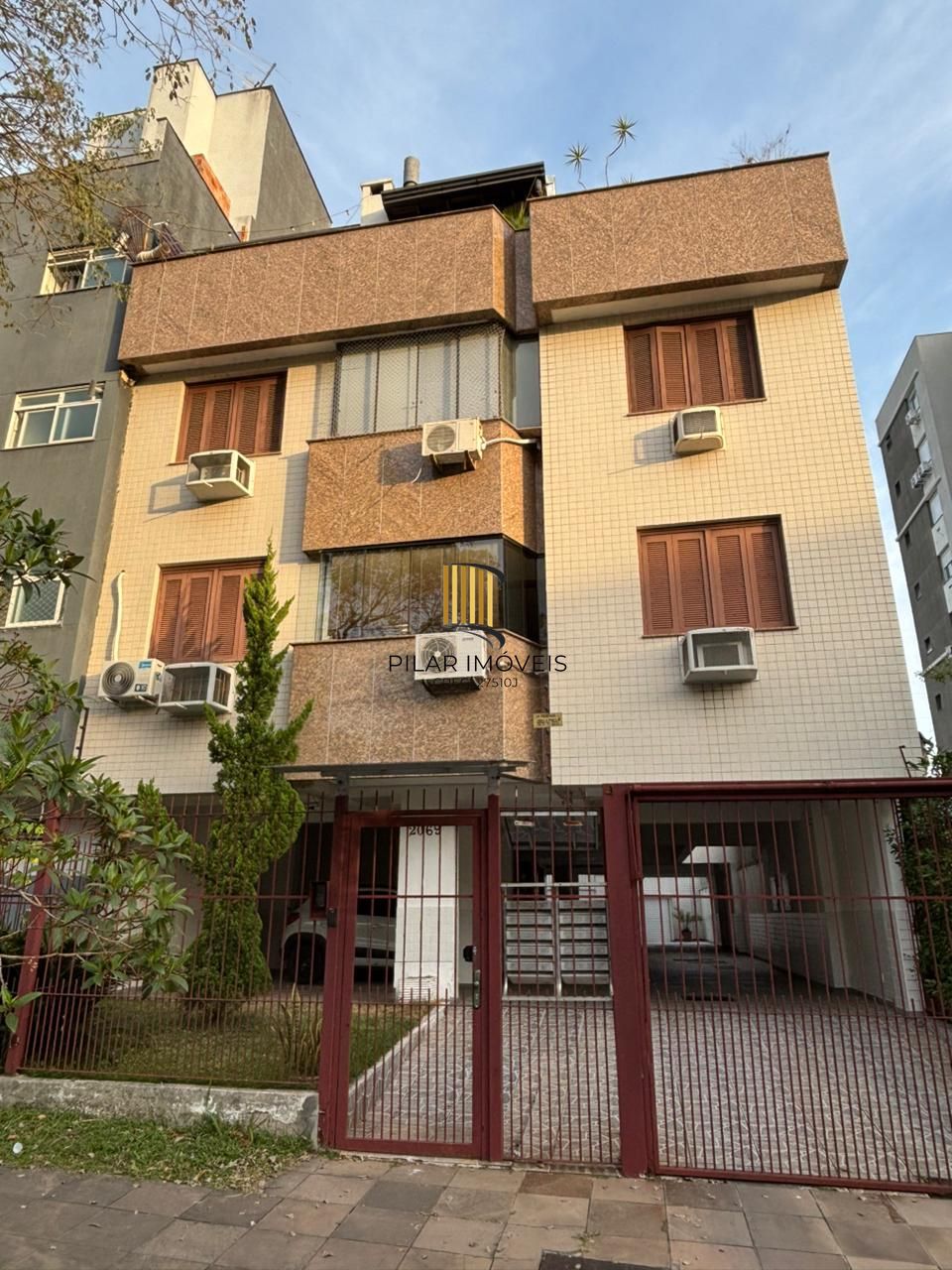 Apartamento com 01 dormitório com 01 vaga de garagem escriturada