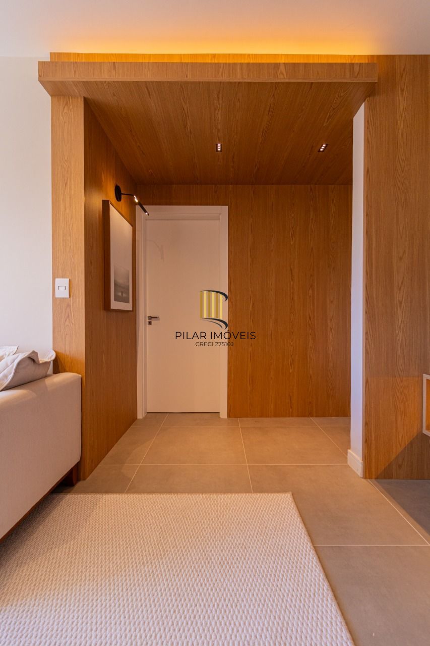 Apartamento com 02 dormitórios e com 01 vaga de garagem Mont Serrat