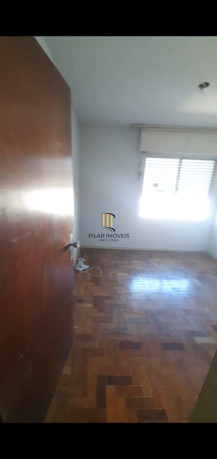 Apartamento com 03 dormitórios e vaga de garagem