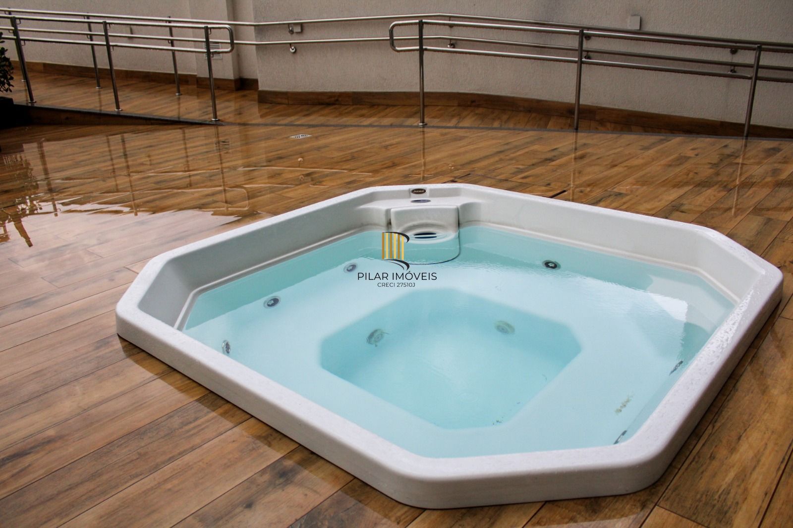 Apartamento 02 dormitórios com 01 suíte e 01 vaga de garagem escriturada