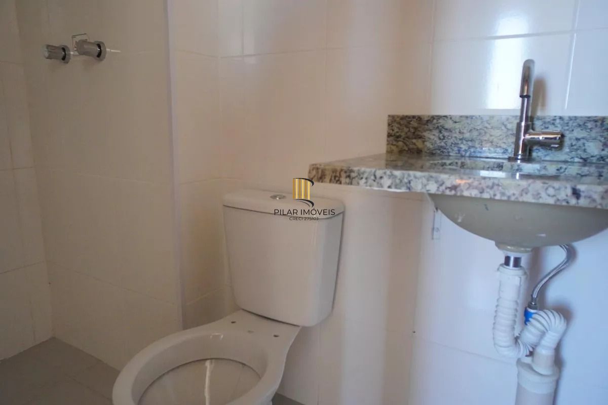 Apartamento com 02 dormitórios e  vaga escriturada