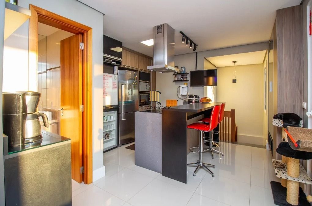 Cobertura de 01 dormitório com 02 vagas de garagens escrituradas