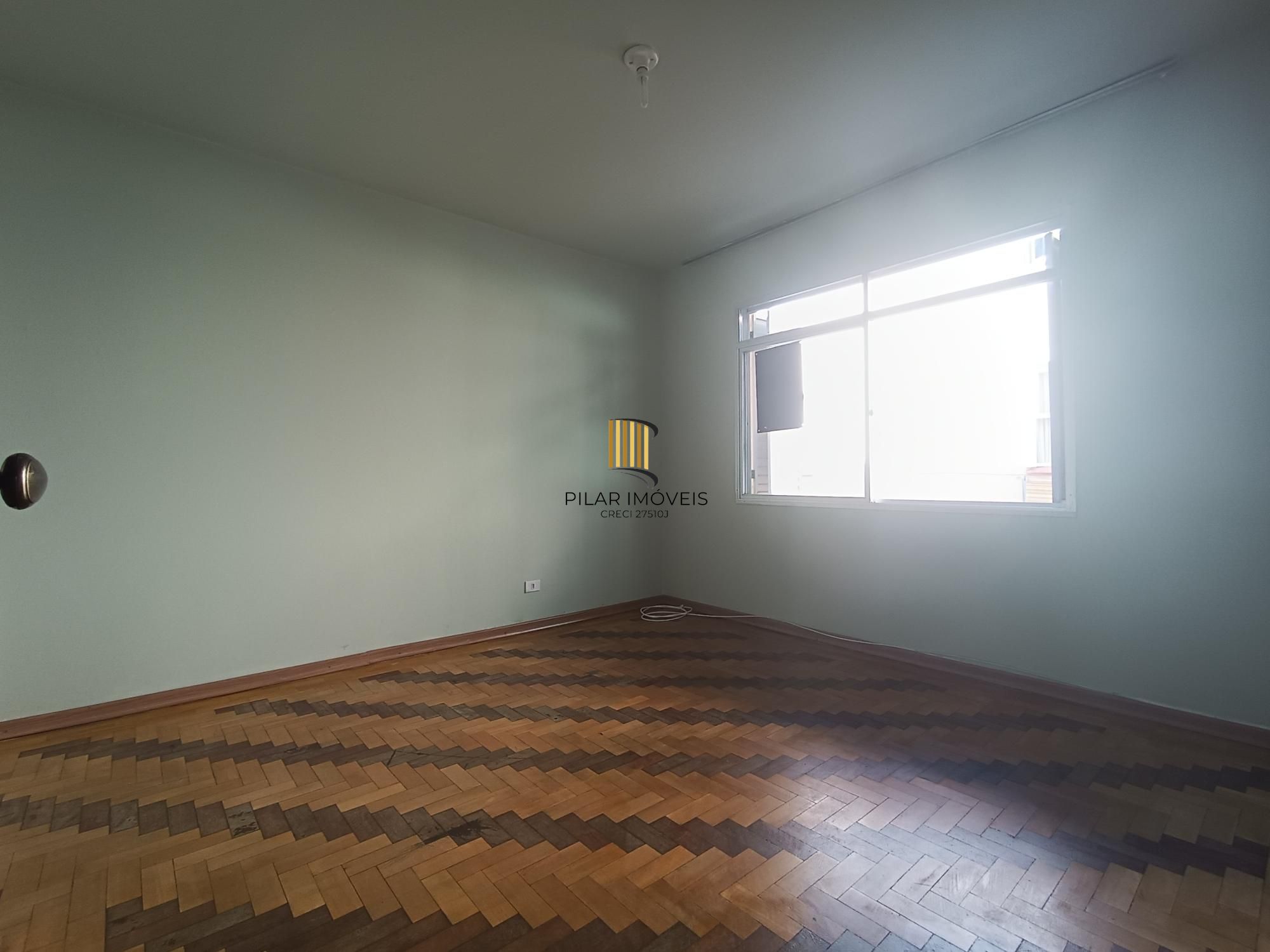 Apartamento 02 dormitórios sem garagem e sem elevador no bairro Cristo Redentor