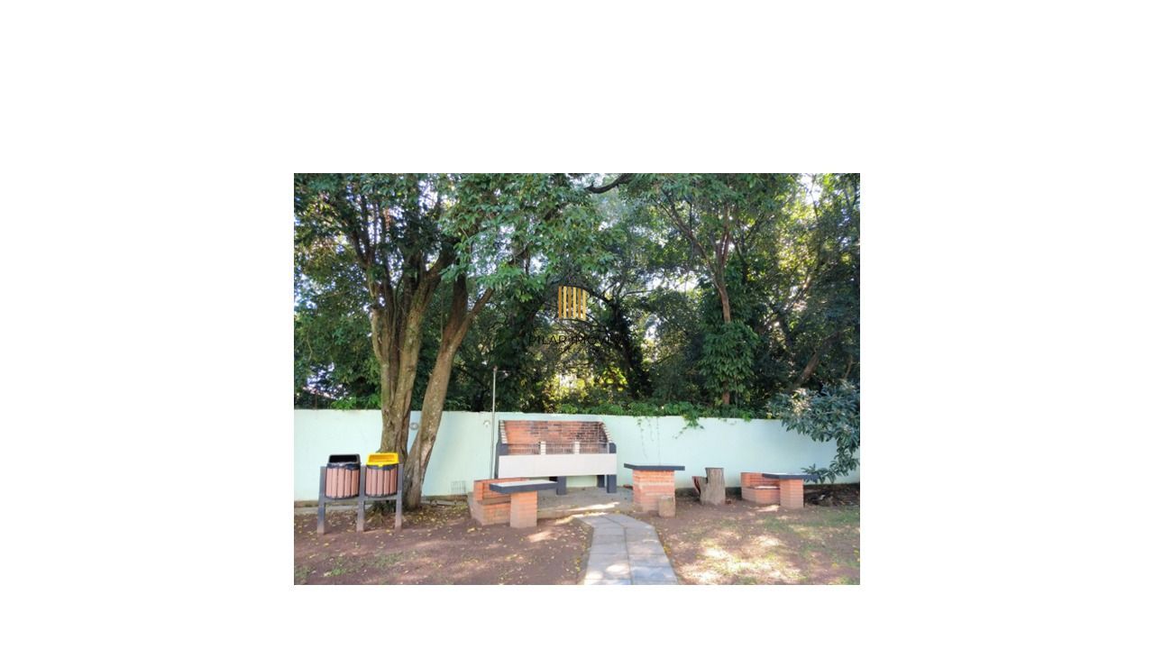 Apartamento 01 dormitório com 01 vaga de garagem descoberta