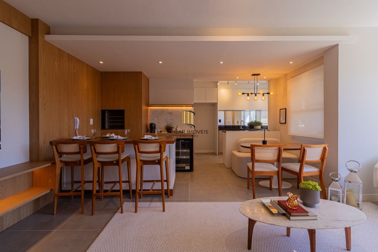 Apartamento com 02 dormitórios e com 01 vaga de garagem Mont Serrat