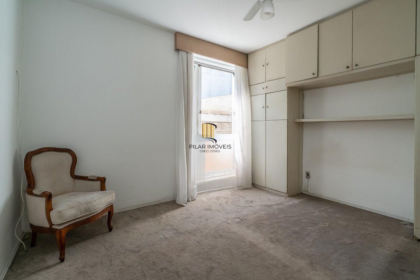 Apartamento com 03 dormitórios e 01 vaga de garagem escriturada