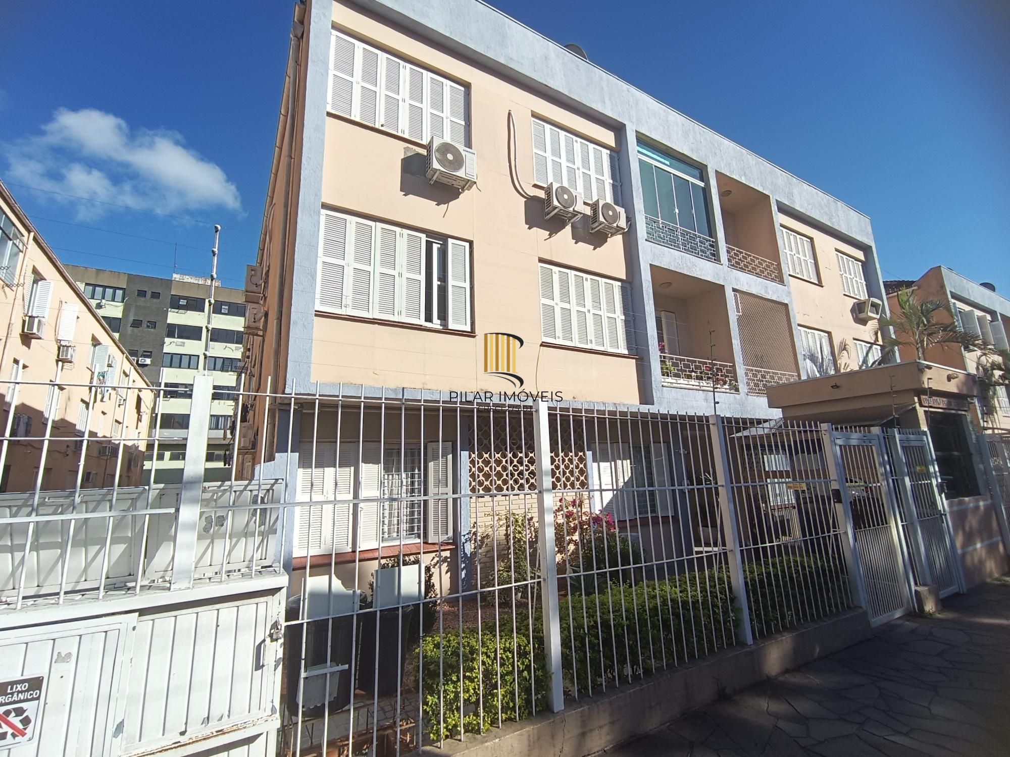 Apartamento 02 dormitórios sem garagem e sem elevador no bairro Cristo Redentor