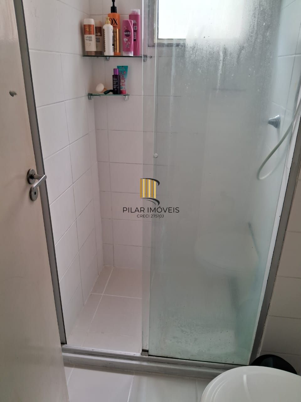 Apartamento 02 dormitórios com vaga no Bairro Sarandi