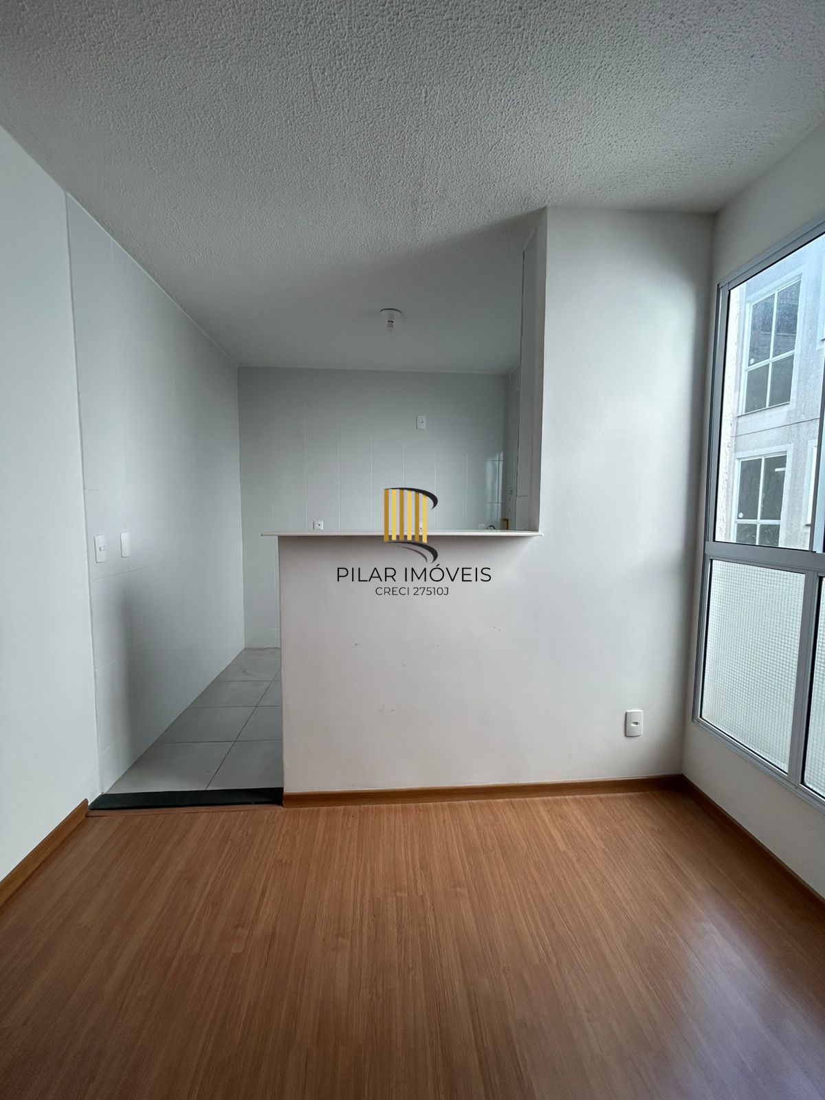 Apartamento com 02 dormitórios com vaga