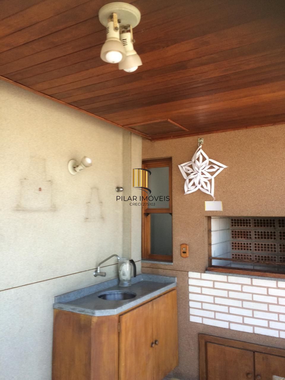 Apartamento com 04 dormitórios e vaga de garagem escriturada