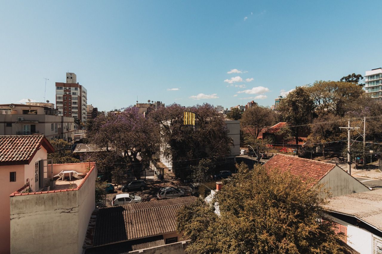 Apartamento com 02 dormitórios e com 01 vaga de garagem Mont Serrat